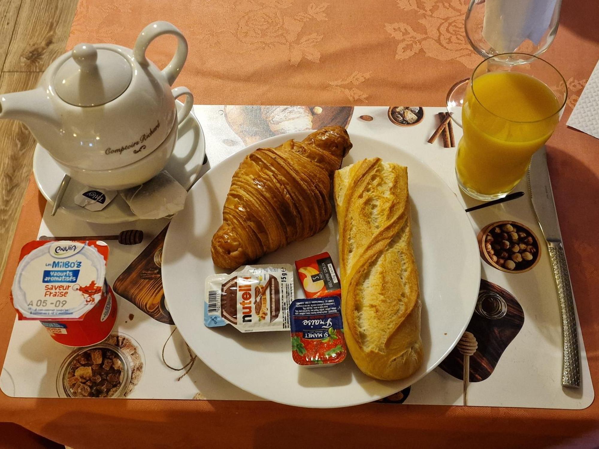 Aux Trois Rois Otel Pont-Sur-Yonne Dış mekan fotoğraf