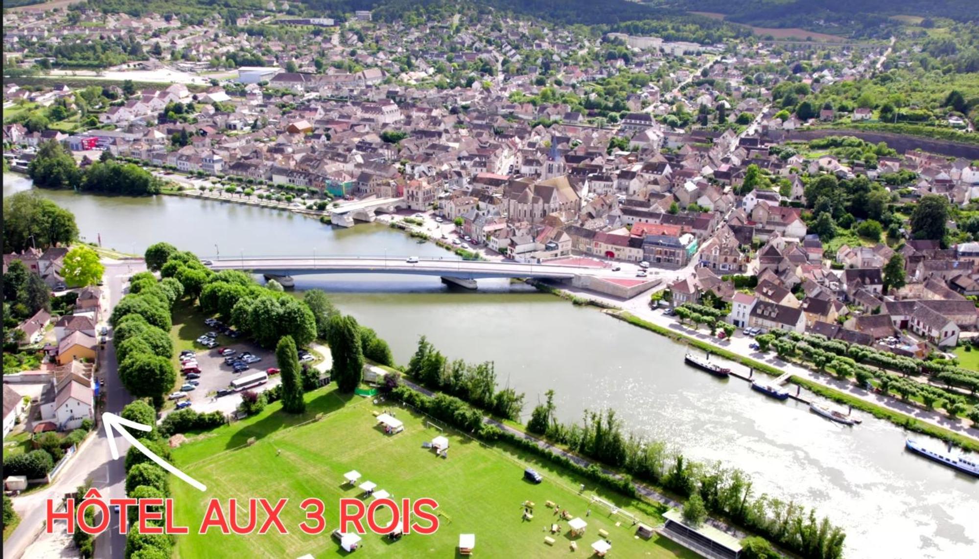 Aux Trois Rois Otel Pont-Sur-Yonne Dış mekan fotoğraf